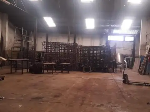 Galpon en Venta 15  mts Frente