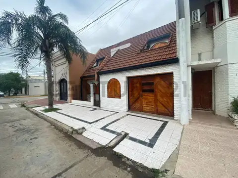Venta Casa Céntrica 3 Dormitorios Con Piscina en Rafaela
