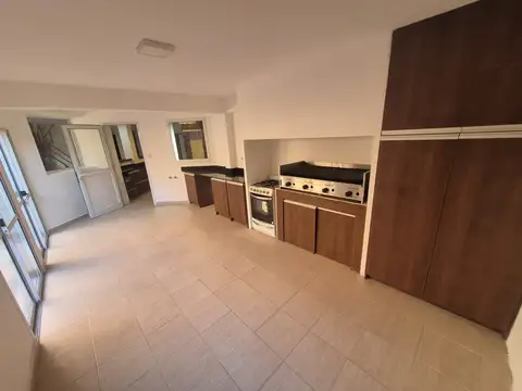 Casa en Alquiler con 1 cochera