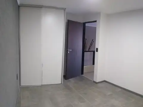 Venta PH 2 ambientes local Parque Avellaneda