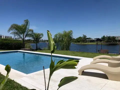 Casa en alquiler temporario en Villa Nueva, San Gabriel, Tigre - 8 Ambientes