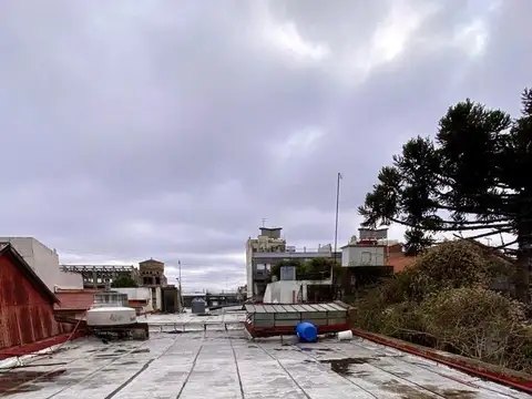 Venta lote y Galpón deposito 450m2 Valentin Alsina