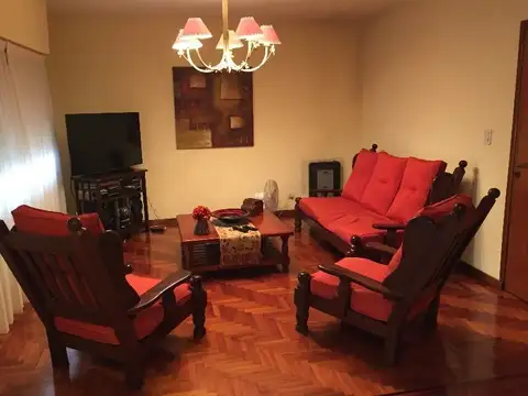 Pilar nº 741 e/ Algarrobo y Gomez Cornet