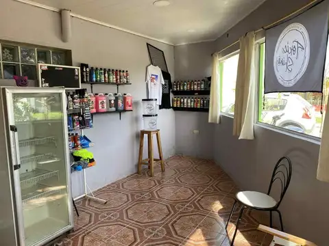 Casa 4 ambientes con 2 baños