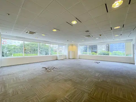 Oficina en Alquiler con 17 cocheras