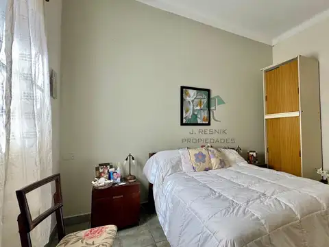 Carlos Pellegrini 1600