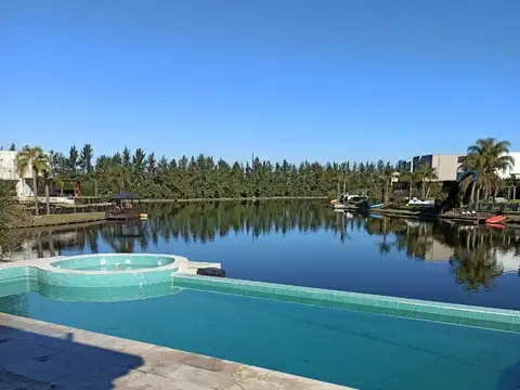 Casa 6 ambientes con 6 baños