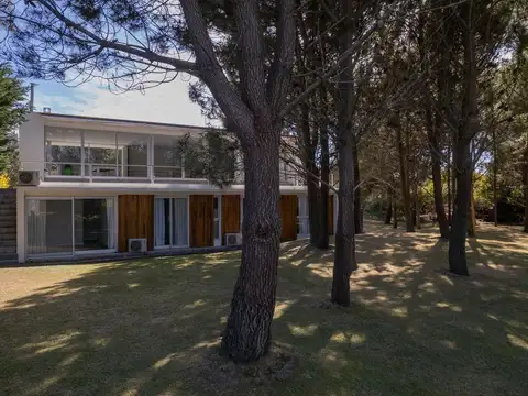 Casa 6 ambientes con 4 baños