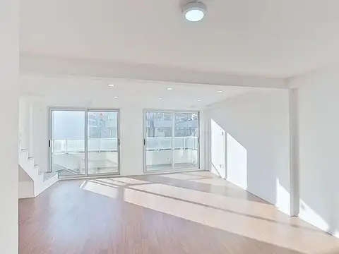 VENTA TRIPLEX 4 AMBIENTES EN CABALLITO A ESTRENAR