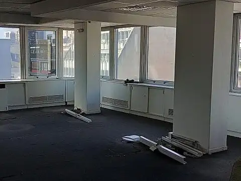 Oficina en Alquiler 50 años