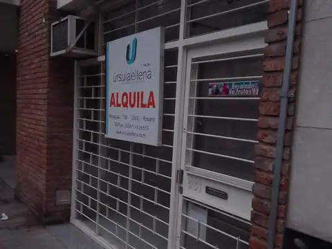 Local con vidriera kitchenette y baño