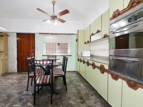 Depto Tipo Casa 3 ambientes con 2 baños