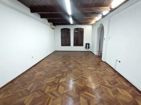 Casa 10 ambientes con 4 baños