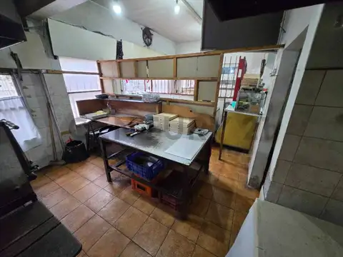 VENTA LOCAL COMERCIAL A RECICLAR  - 300 M2 -  ITUZAINGO NORTE  IDEAL INVERSOR    ZONA COMERCIAL