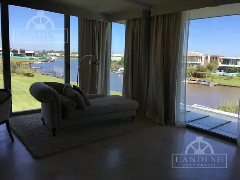 Casa 5 ambientes con 5 baños