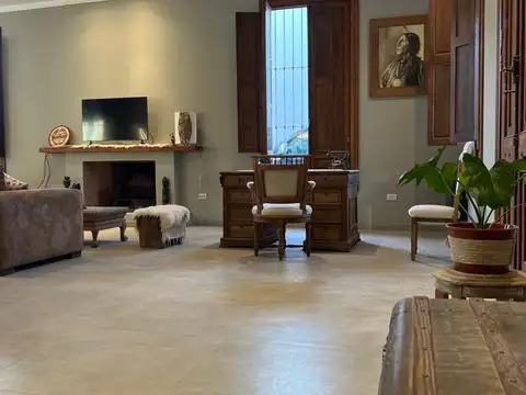 HERMOSA CASA A ESTRENAR 3 DORM. - 3 BAÑOS - PILETA - LOBOS