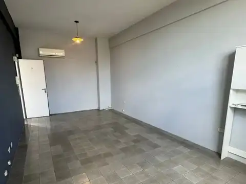 Oficina en Alquiler en Pilar, $ 250.000
