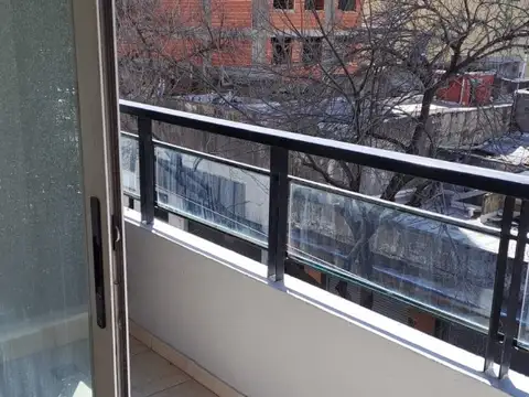 Monoambiente divisible 32m2- Nuevo- Balcón Frente- Cerca Subte Rivadavia- Baulera15m2 Wp