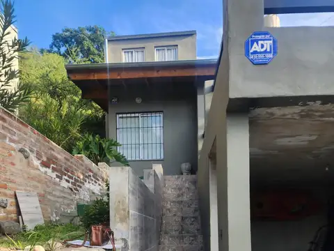 Casa mas departamento a la venta en Bialet Masse. (C389)