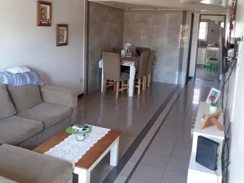 Depto Tipo Casa 3 ambientes con 2 baños