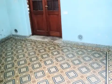 LOCAL COMERCIAL DE 70 M2 ,CON VIVIENDA DE 2 AMBIENTES.