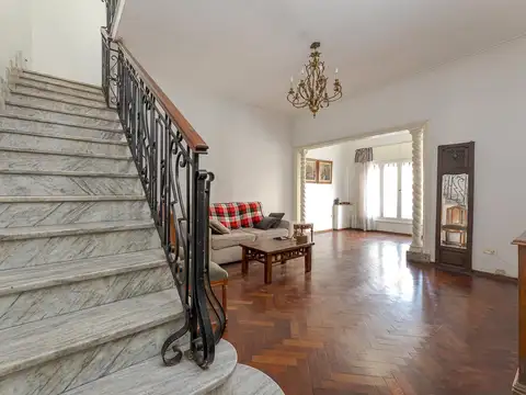 Casa 6 ambientes con 1 baño