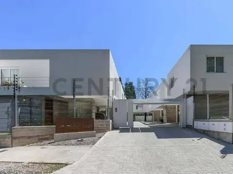 Monseñor Ferreyra 500, Piso 0