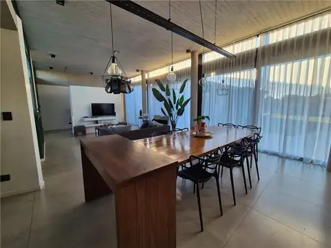 Casa en Venta en Tristan Suarez, USD 355.000