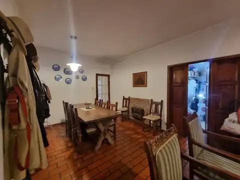 Casa 5 ambientes con 2 baños