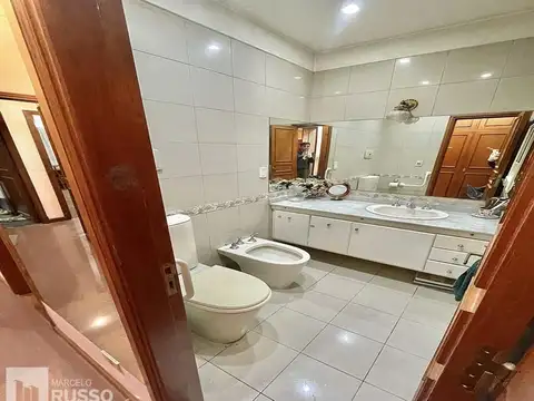 CHALET 5 AMBIENTES c/ PISCINA – PQUE. JOHNSTON