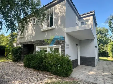 Casa 3 ambientes con 2 baños