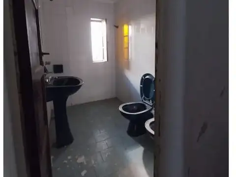 VENTA CASA A RECICLAR 2 DORM.