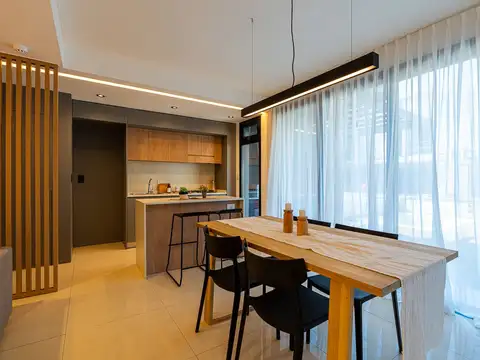 Casa 4 ambientes con 2 baños