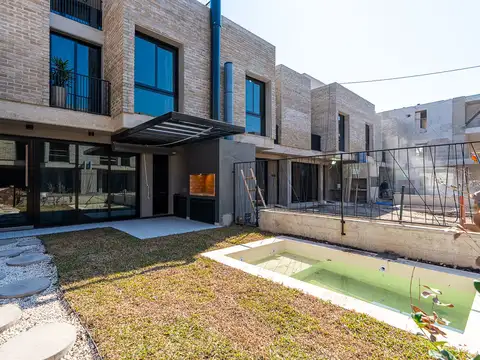 Venta Casa 3 Dormitorios con Pileta y Parrillero en Fisherton Wilde 455 bis