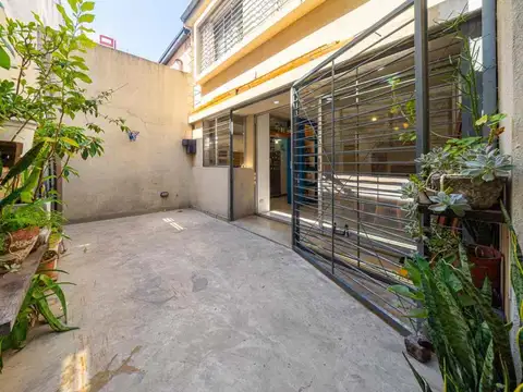 PH EN VENTA DOS DORMITORIOS CON PATIO EN ECHESORTU