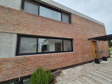 Casa en Alquiler en San Sebastian, USD 1.580
