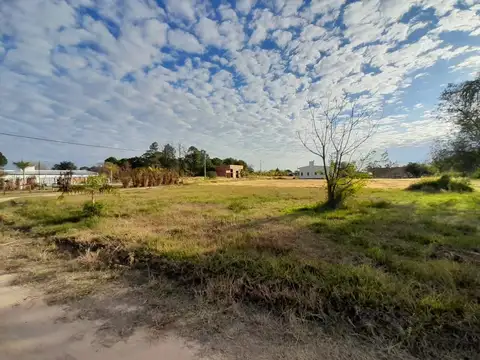 VENDO LOTE A METROS DEL RÍO Y CON BAJADA DE LANCHAS!