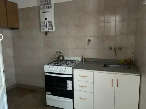 Depto Tipo Casa 2 ambientes con 1 baño