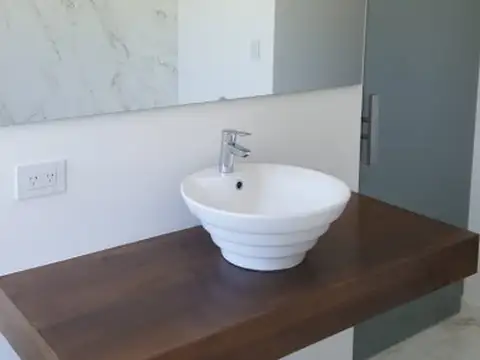 Excelente casa de 5 ambientes a estrenar, en Barrio Cerrado de Greenville