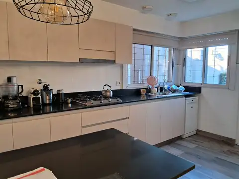 HERMOSA CASA DE 3 AMBIENTES CON QUINCHO Y PILETA. TOMA DEPARTAMENTO 3 AMBIENTES EN RAMOS MEJIA