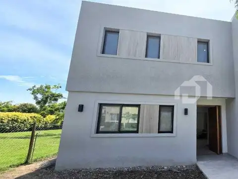 Casa  en Venta en Santa Elena, Pilar del Este, Pilar