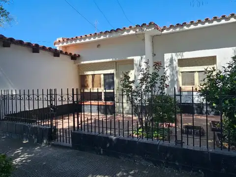 Chalet en venta c/ cochera en Punta Alta