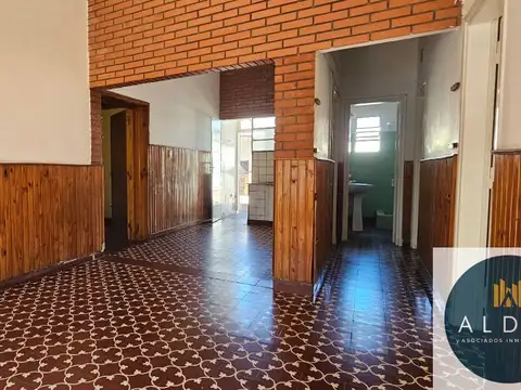 Casa 4 ambientes con 1 baño