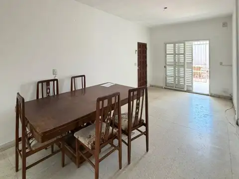 Av Pres Jose E Uriburu 1700, Piso 01