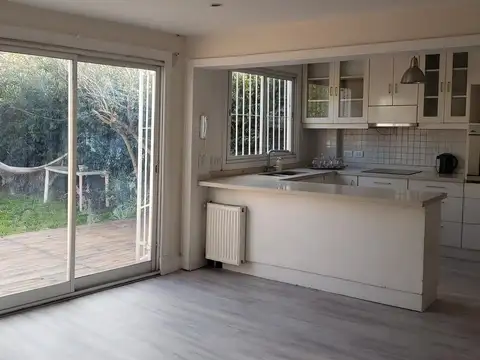 Depto Tipo Casa 4 ambientes con 2 baños