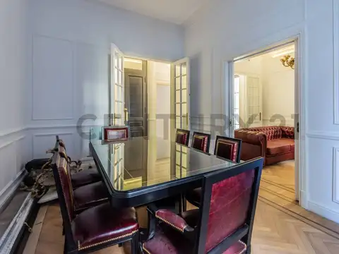 Esmeralda 1300, Piso 0