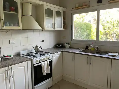 Casa 5 ambientes con 3 baños