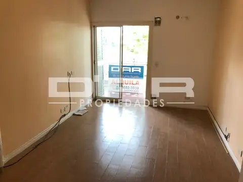 DEPARTAMENTO DE 2 AMBIENTES CON BALCÓN AL FRENTE
