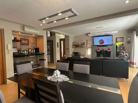 Casa 5 ambientes con 2 baños