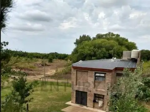 Casa con pileta en Bosque Azul, Roldán